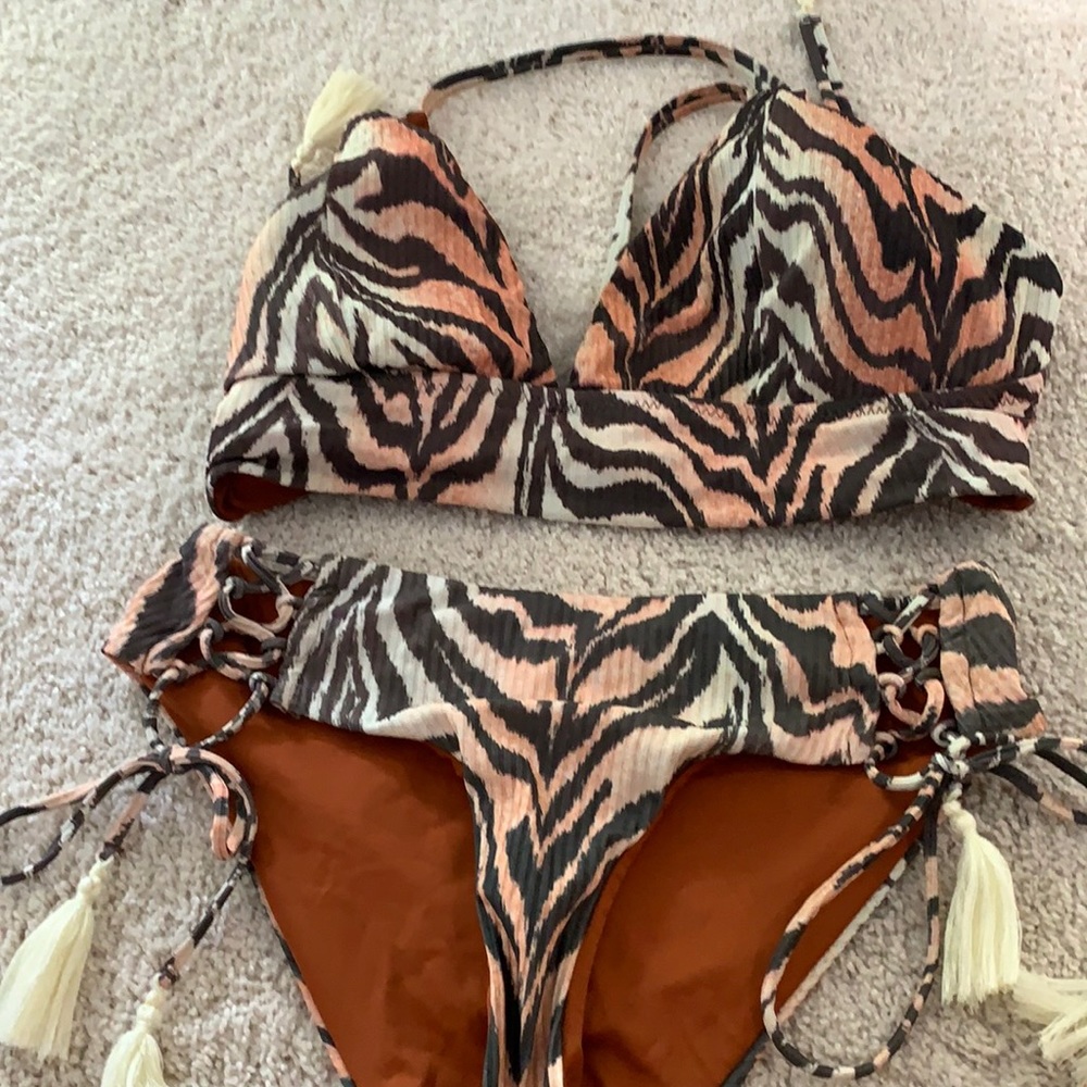 Becca two piece swimsuit D top small bottom